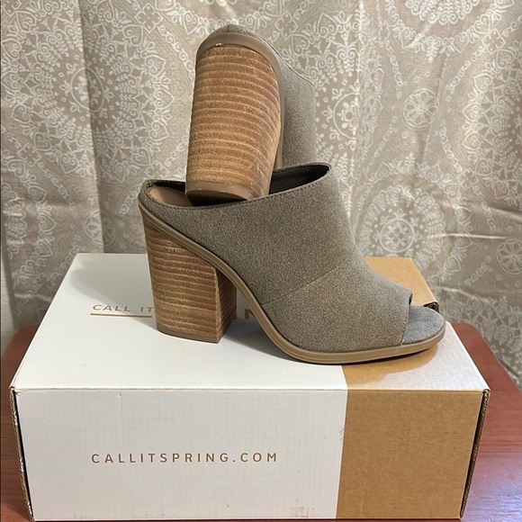 Call it Spring Women's Chunky Heel Mules in Taupe - Picture 2 of 8